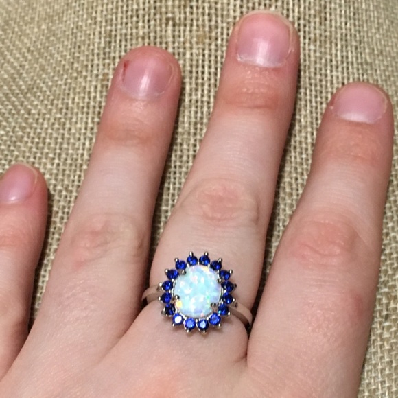 2ct Fire opal ring with sapphires - Picture 4 of 4